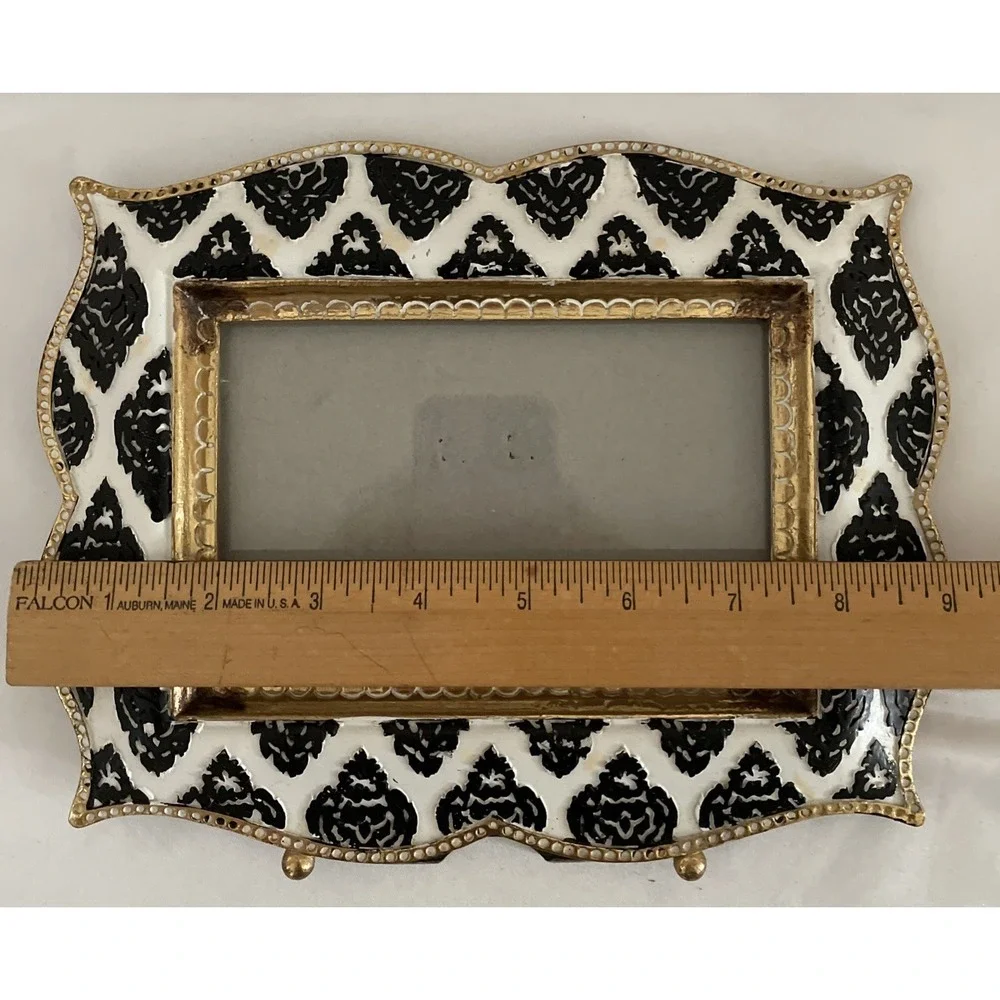 Sicura Tandoor Ikat Black White Gold Resin 7
